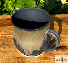 Load image into Gallery viewer, Matte Black and Copper Mug 16floz
